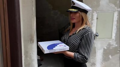 A tanned and fit MILF delivered herself to me and a pizza to boot.