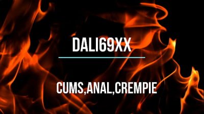 Lamiendo el culo a una vaquera.