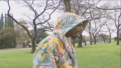 Slut brunette fucked ona bed by huge cock