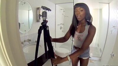 Ana Foxxx, Cosima Knight – Sun Kissed On The Beach