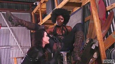 Ana Foxxx, Jennifer White – Deadpool Xxx